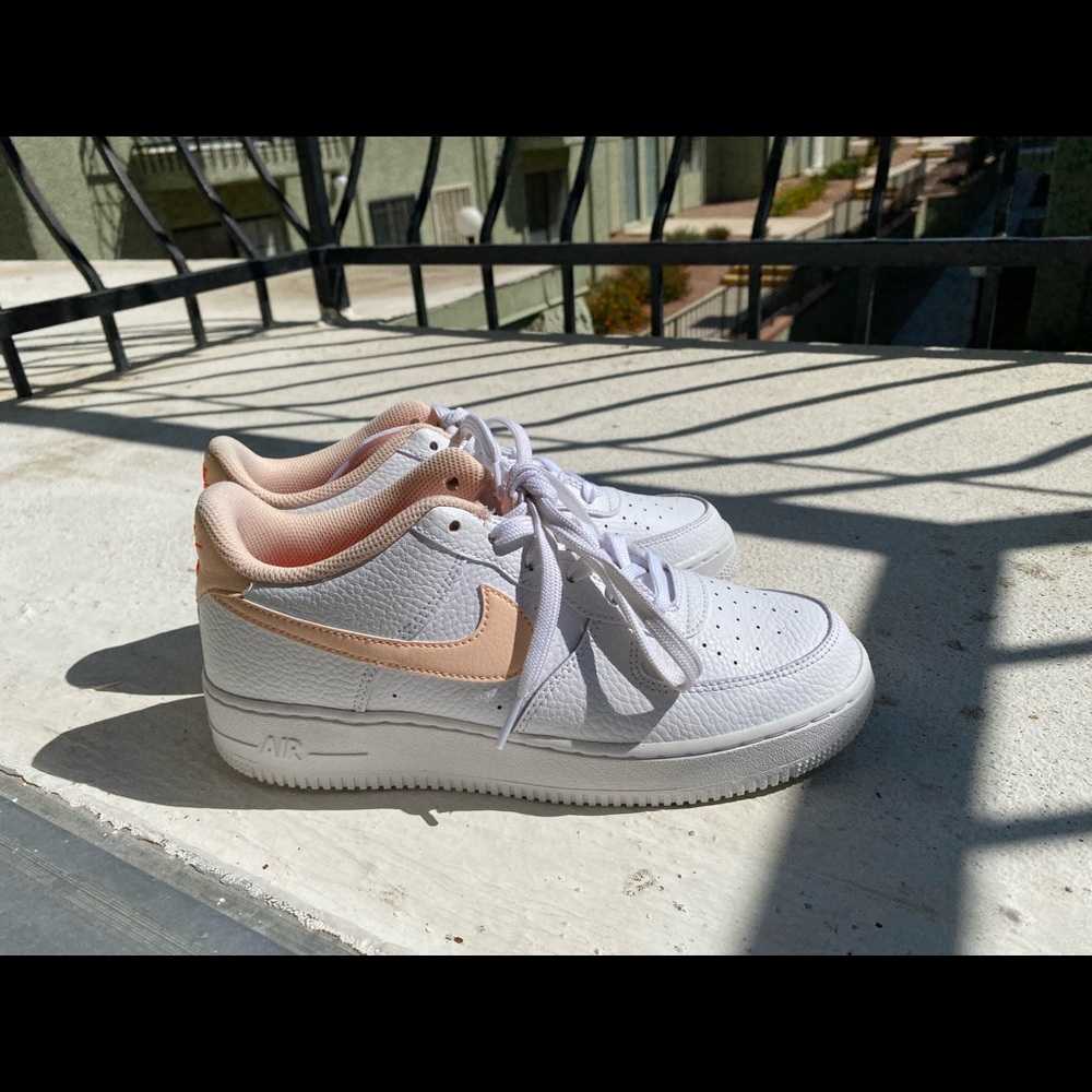 Air Force 1 GS 'White Hyper Crimson'